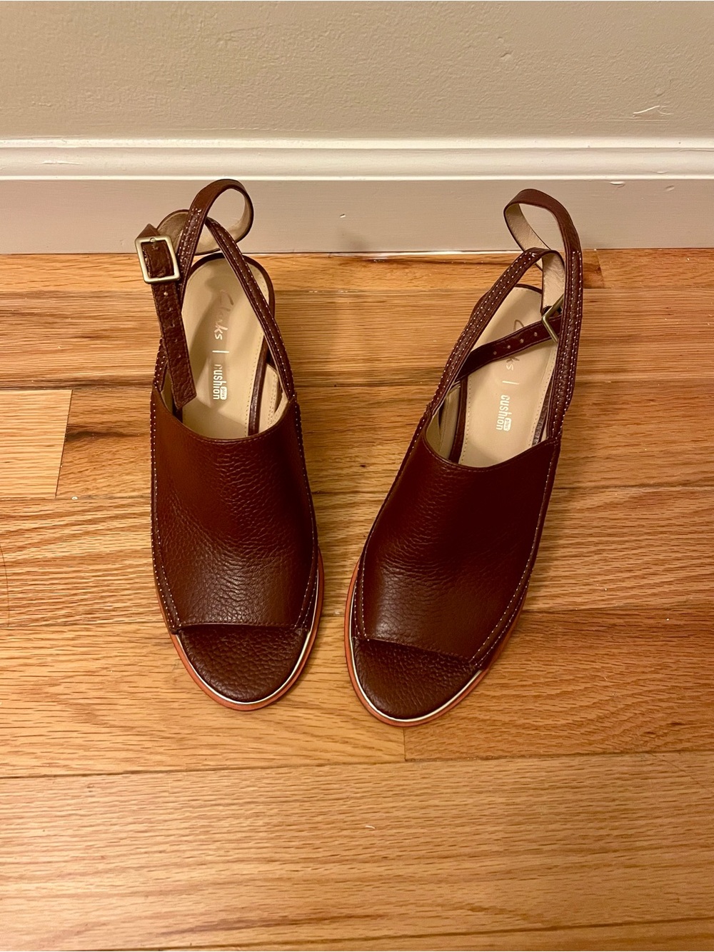 Clarks “Ellis Ada” Brown Leather Slingback Peep-Toe Sandals. Size 8.5